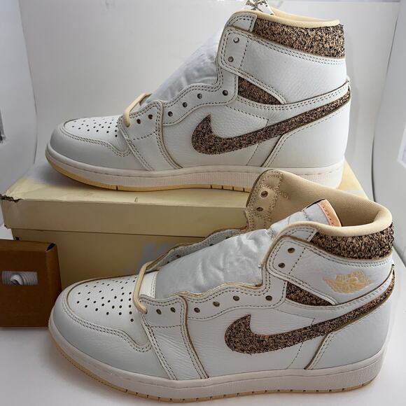 AIR JORDAN 1 RETRO HIGH OG SAIL / PALE VANILLA-BLACK, MEN'S SIZE 8 - Picture 1 of 12